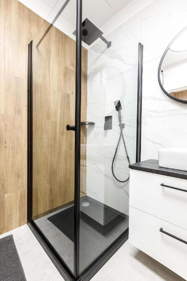 Urban Chic - Studio Apartment - Odra View&Witolda Wroclaw Bagian luar foto