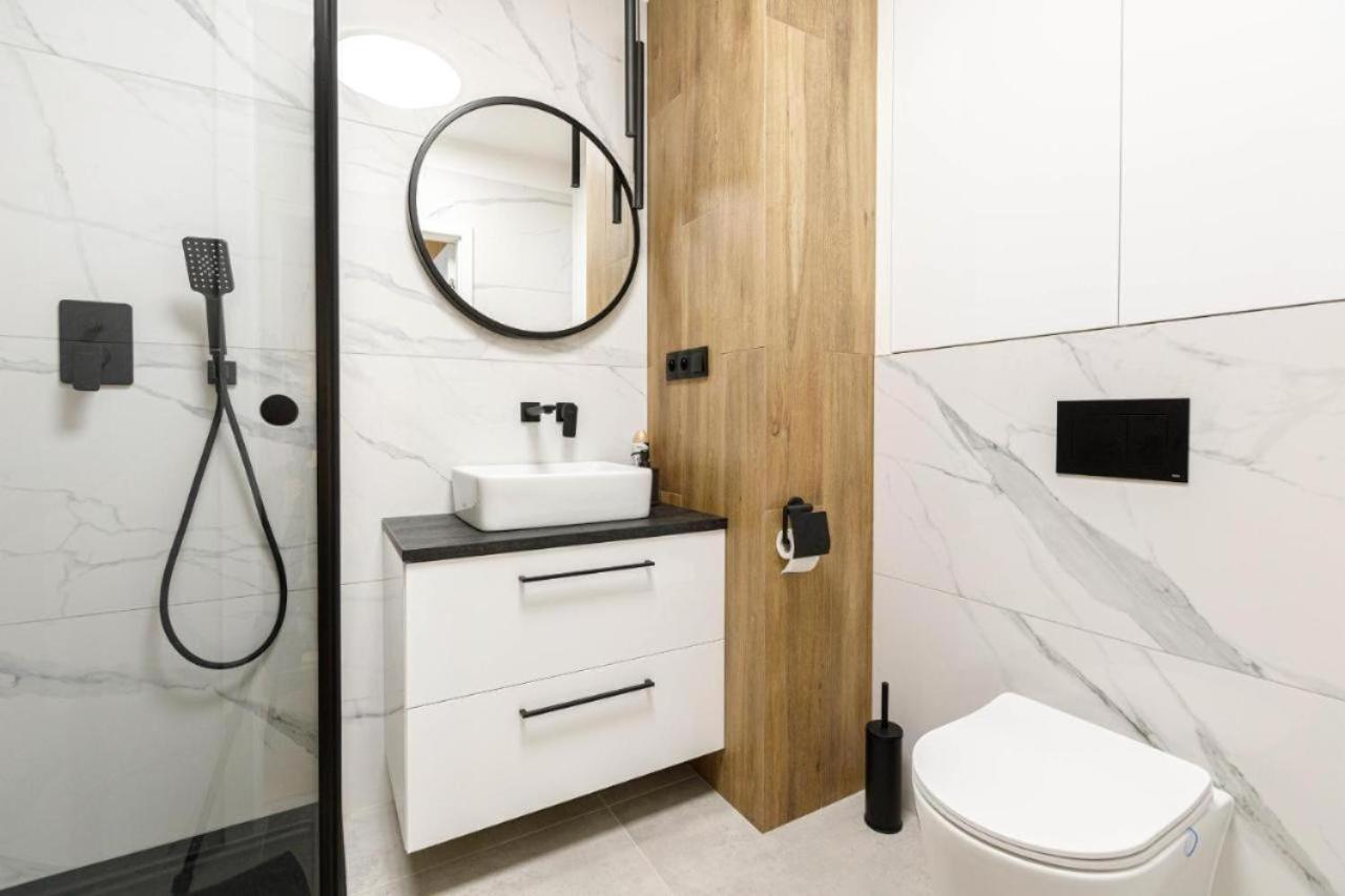 Urban Chic - Studio Apartment - Odra View&Witolda Wroclaw Bagian luar foto