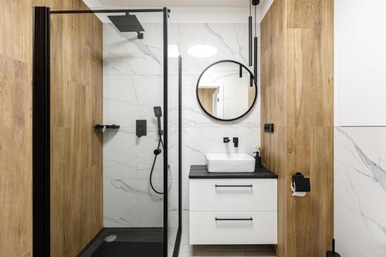 Urban Chic - Studio Apartment - Odra View&Witolda Wroclaw Bagian luar foto