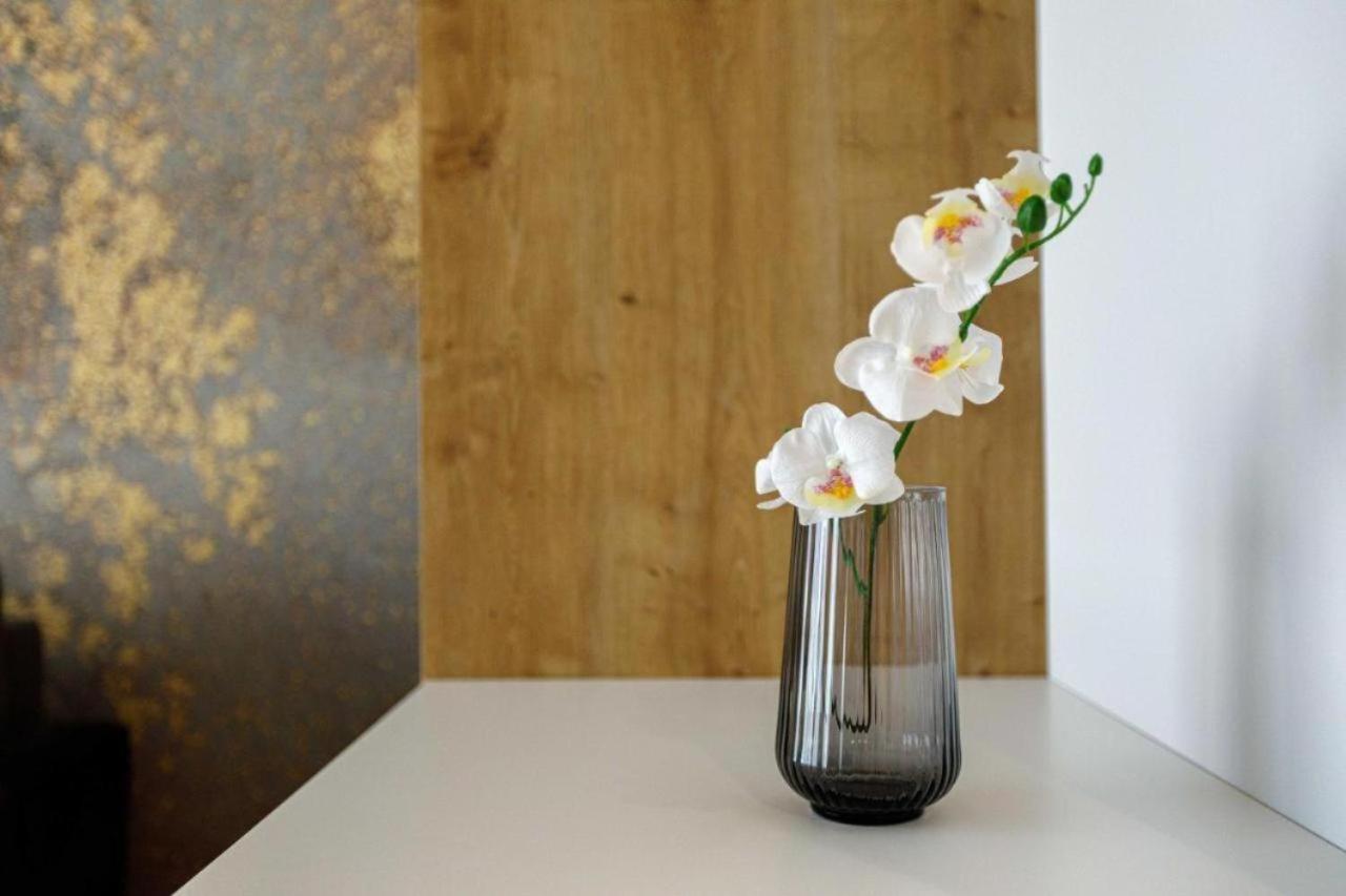 Urban Chic - Studio Apartment - Odra View&Witolda Wroclaw Bagian luar foto